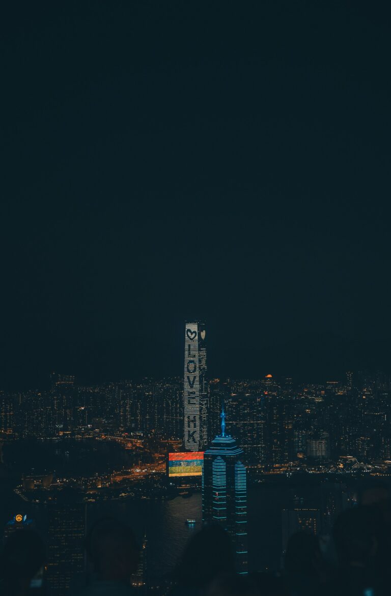 Hong Kong Nightlife Guide 2026: Where to Go After Dark